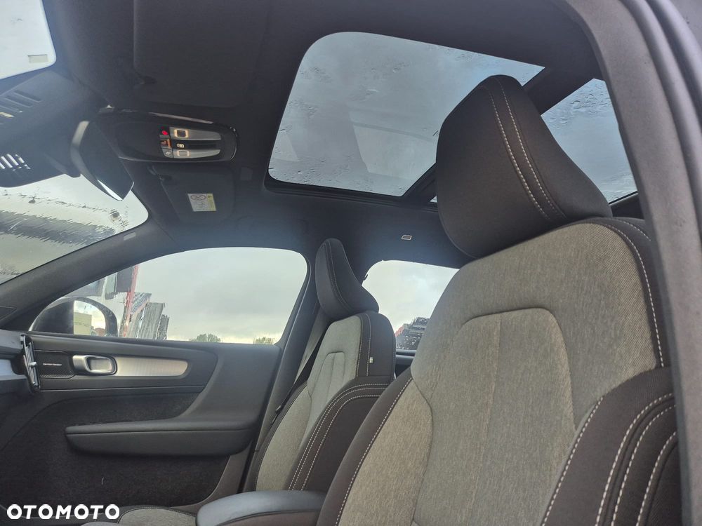 Volvo XC 40 - 24