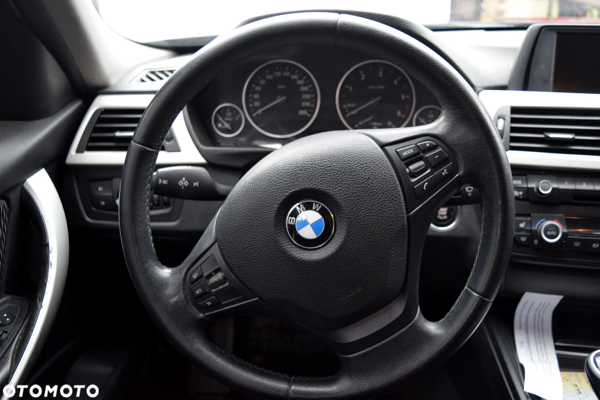 BMW Seria 3 320d Efficient Dynamics EU6 - 18