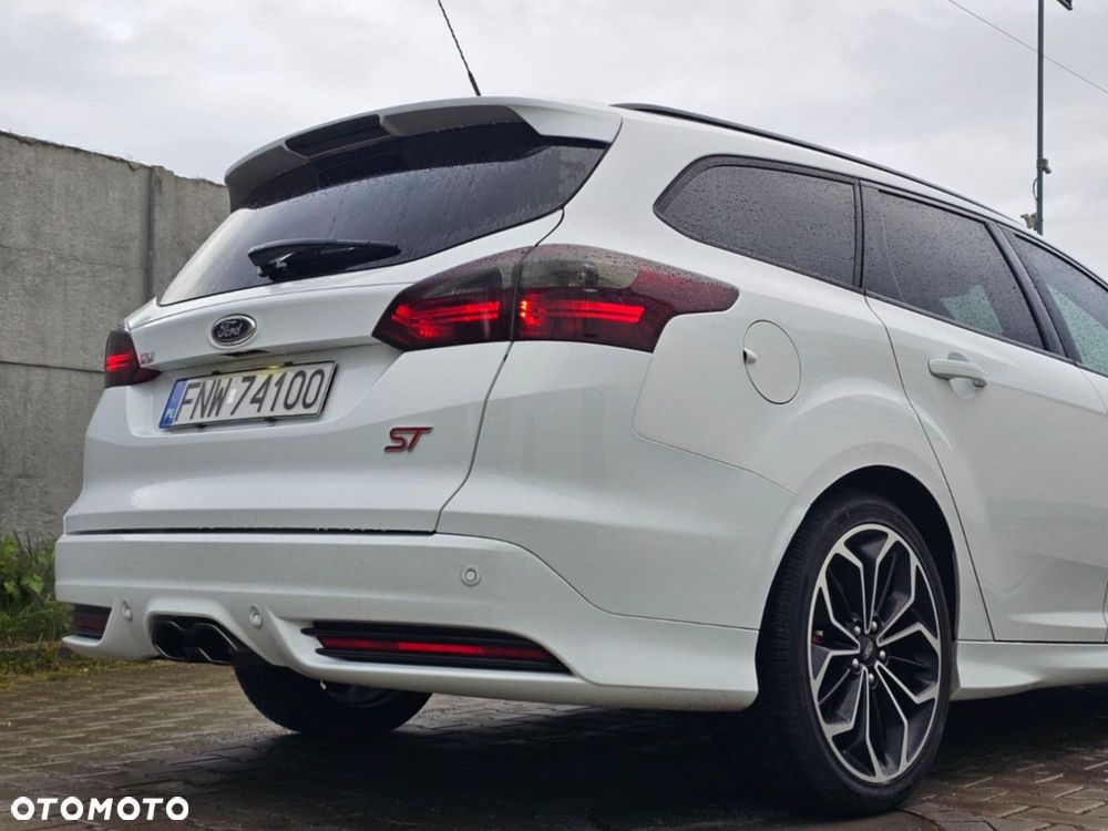 Ford Focus ST - 7