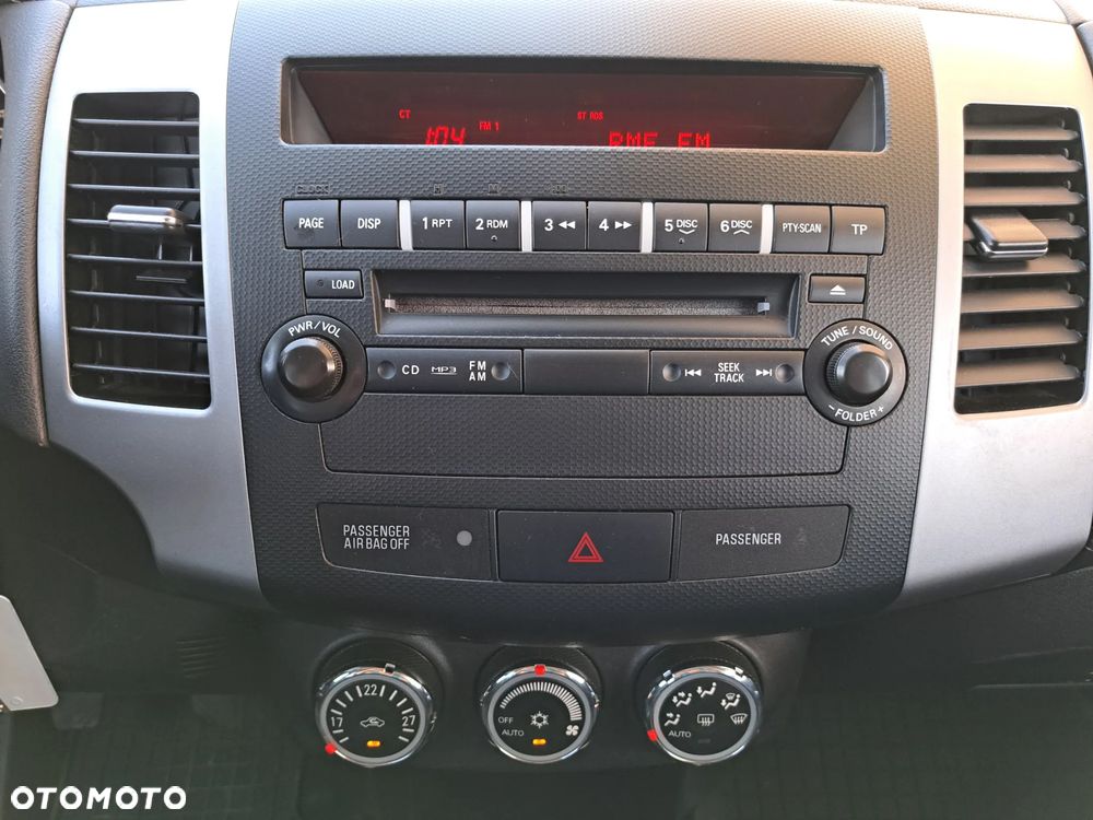 Mitsubishi Outlander - 22