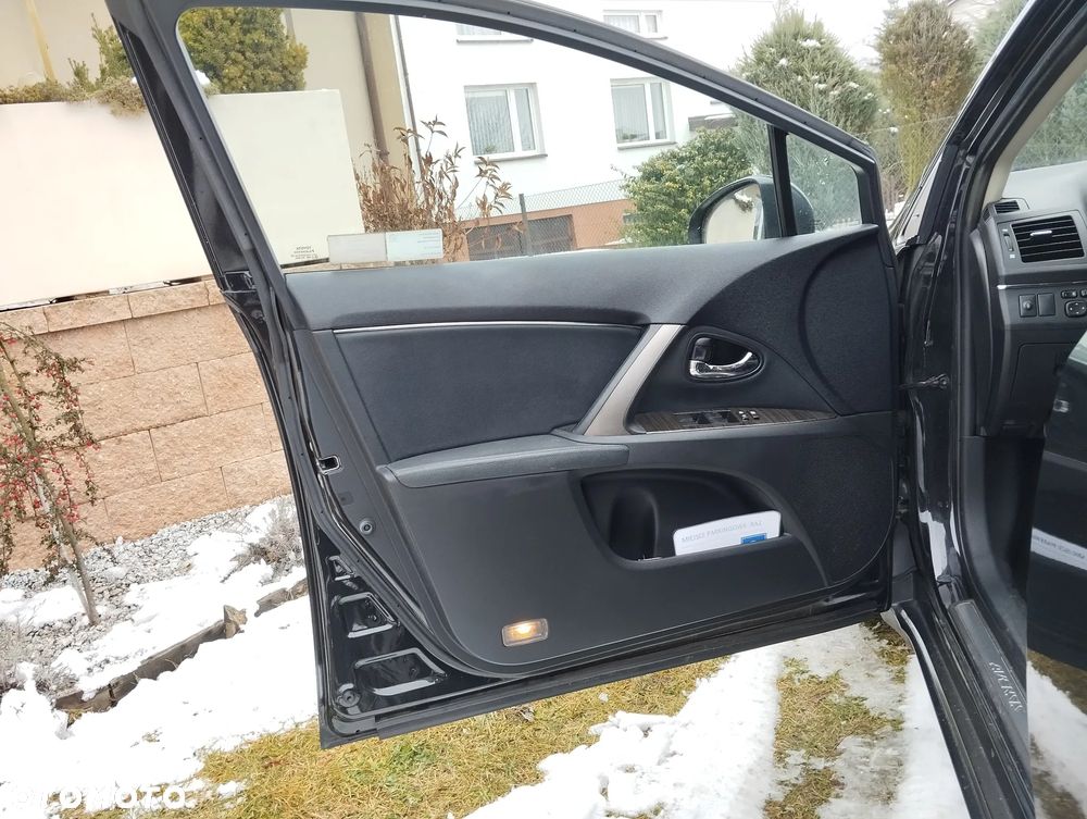 Toyota Avensis 2.0 D-4D Premium - 32