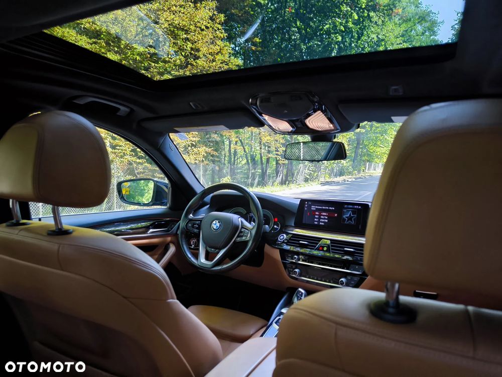 BMW Seria 5 530i Sport Line - 12