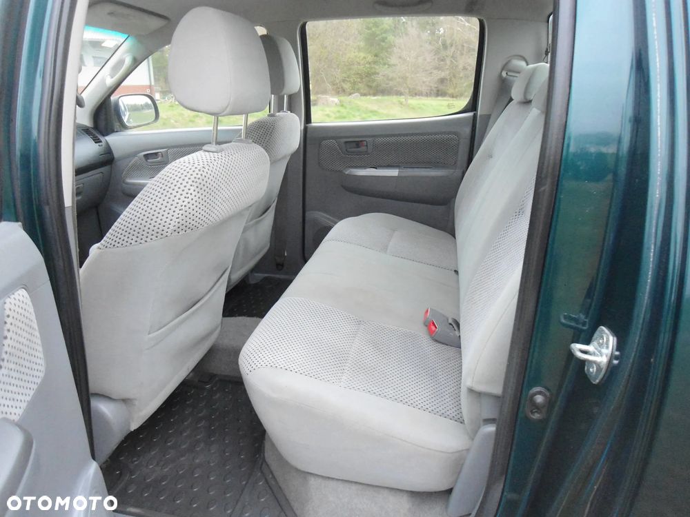 Toyota Hilux 2.5 D-4D DLX - 6