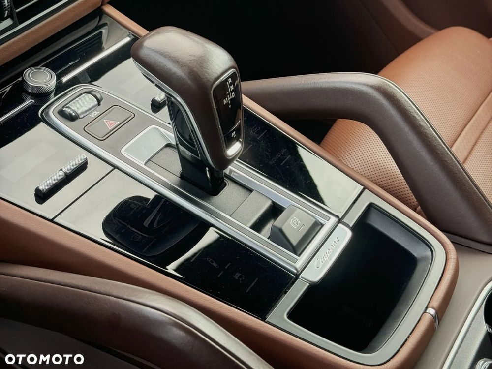 Porsche Cayenne - 10