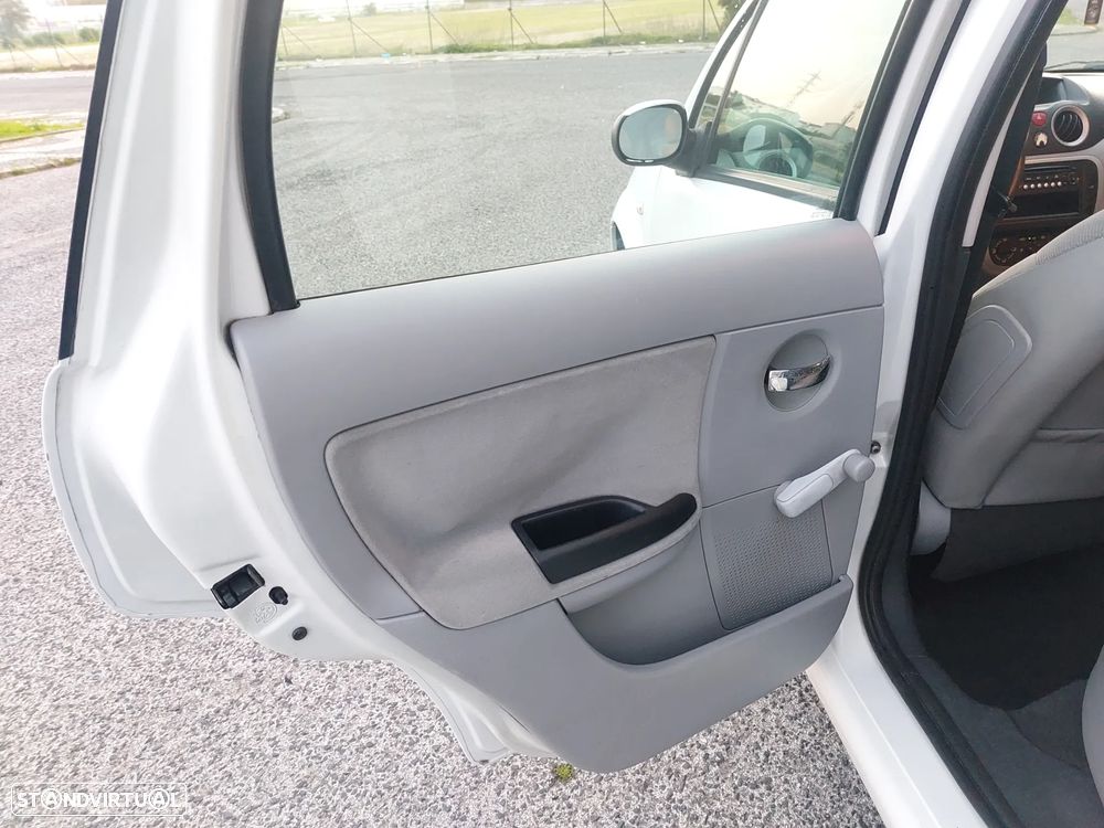 Citroën C3 1.4 HDi Exclusive - 16