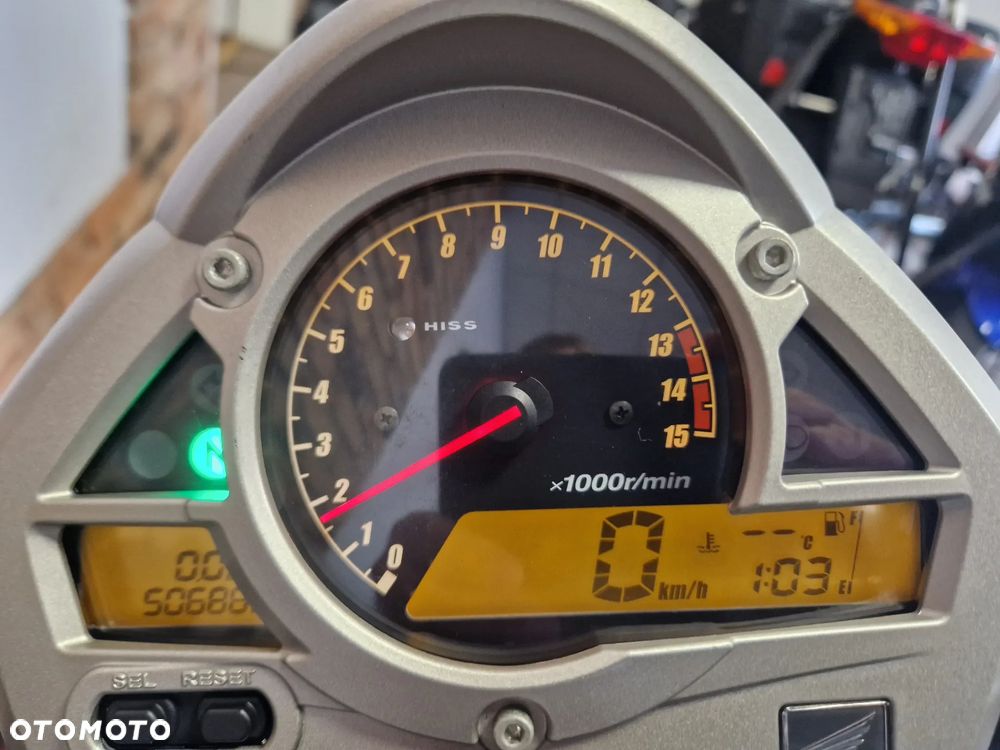 Honda Hornet - 30
