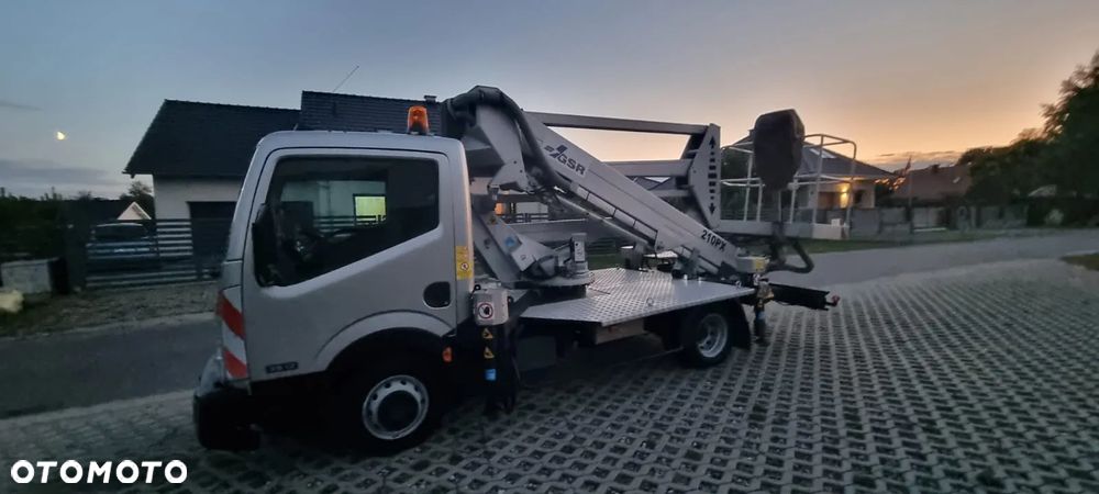 Nissan CABSTAR - 2