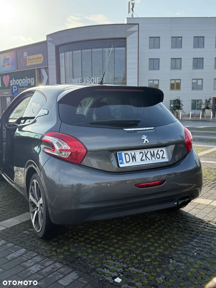 Peugeot 208 - 2