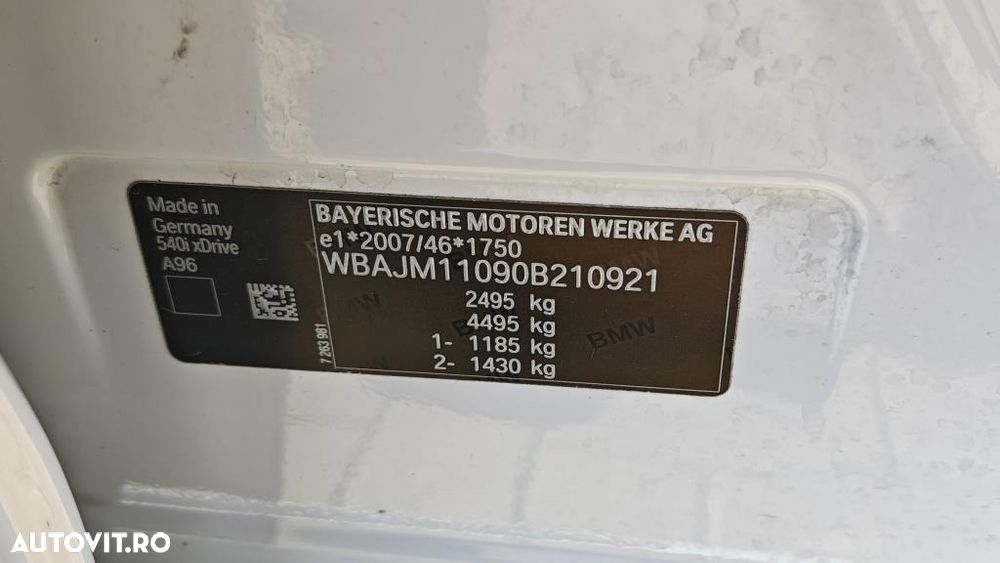 BMW Seria 5 540i xDrive Aut. Luxury Line - 33