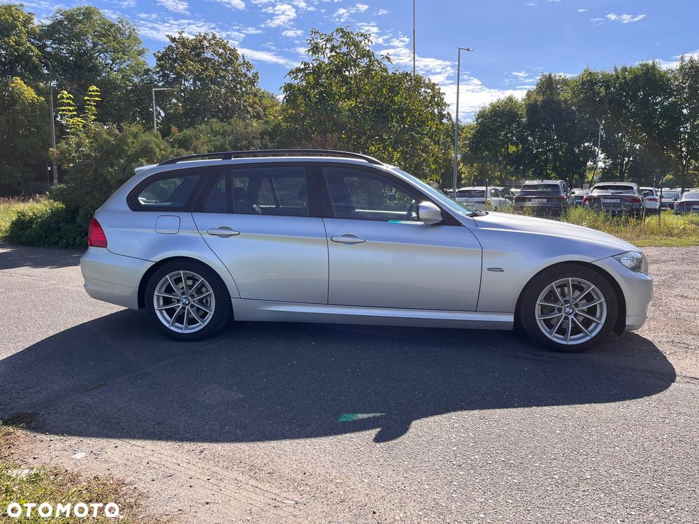 BMW Seria 3 318i - 24