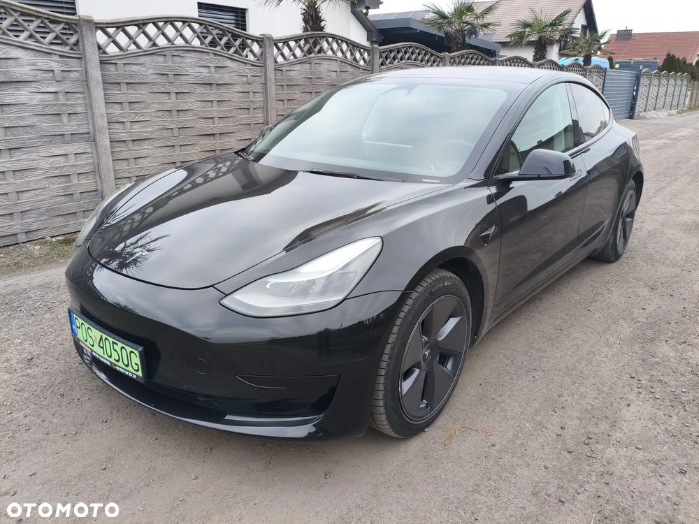 Tesla Model 3 - 1