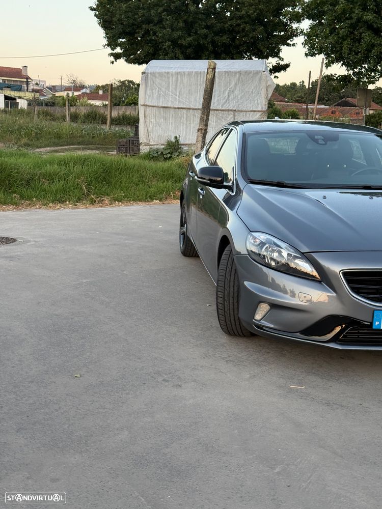 Volvo V40 D2 R Design — fotografia 30