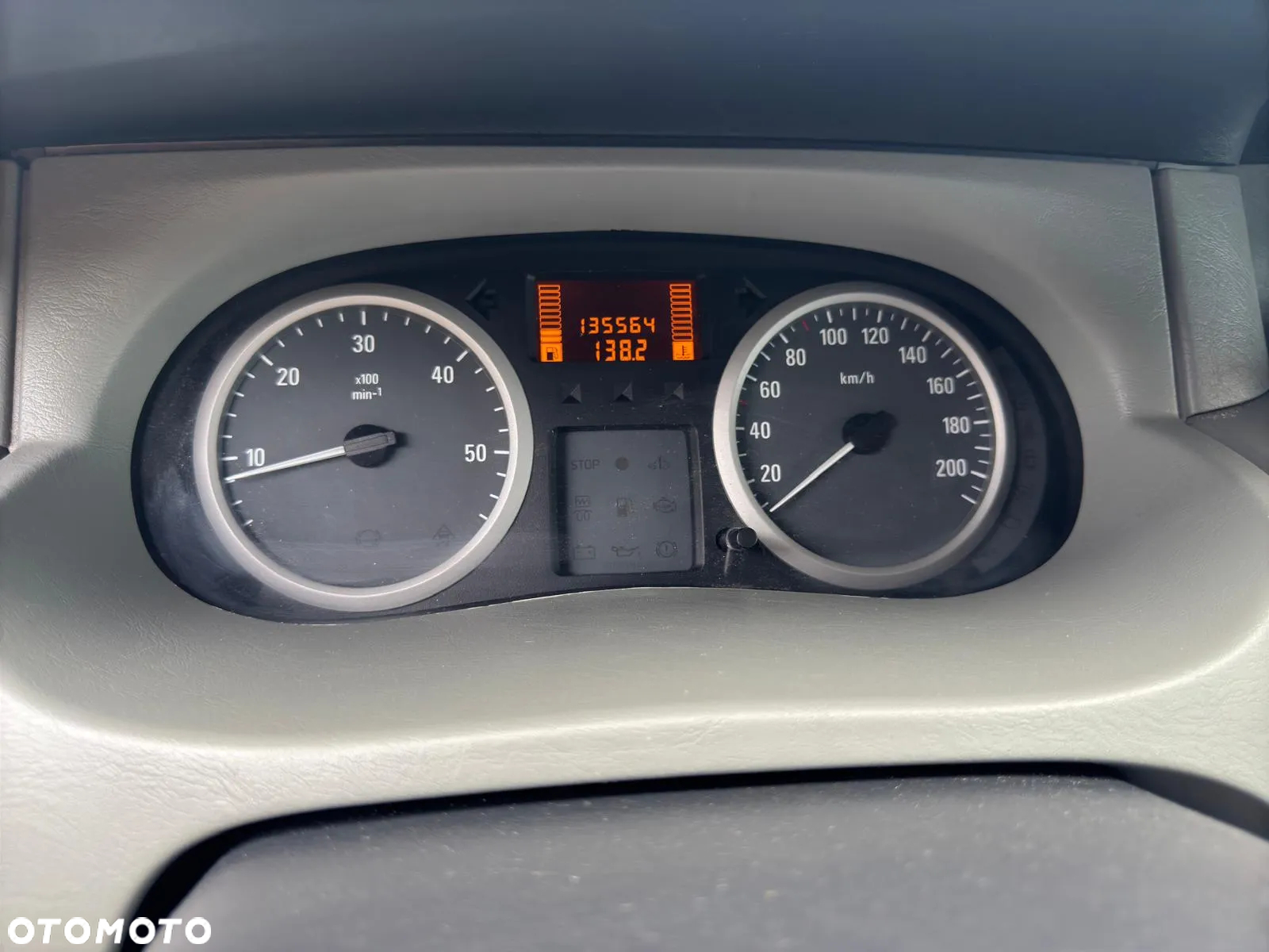 Opel Vivaro - 14