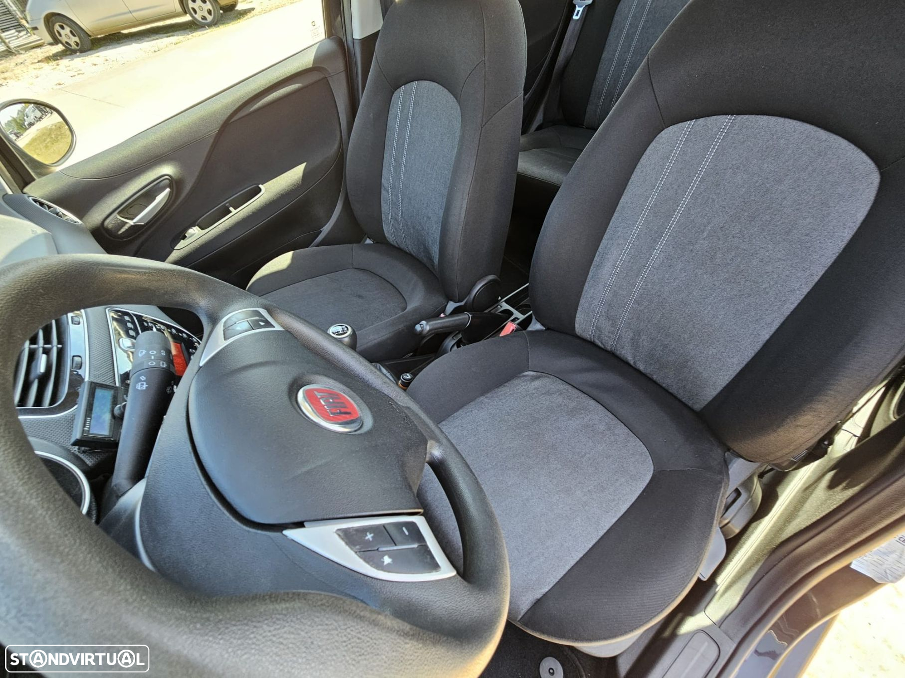 Fiat Punto 1.3 M-Jet Lounge S&S - 19