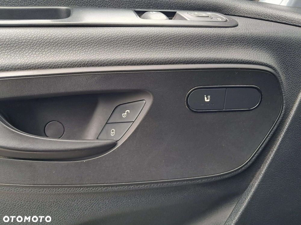 Mercedes-Benz Sprinter 910 - 15