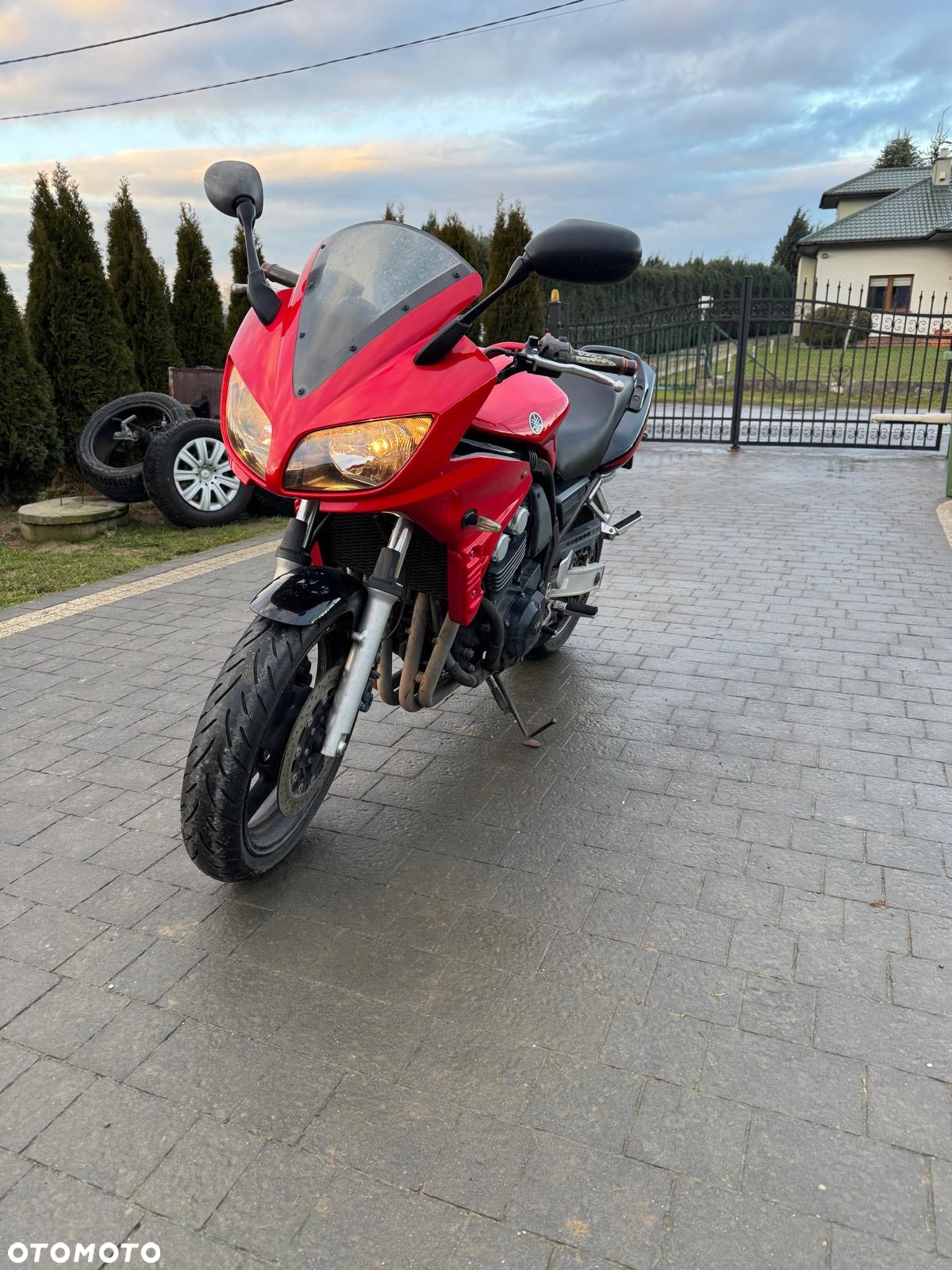 Yamaha FZS - 2