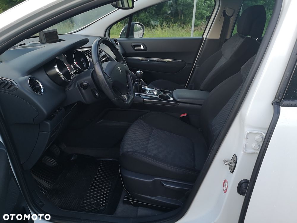 Peugeot 3008 120 VTi Premium - 5