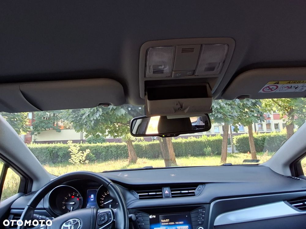 Toyota Avensis 1.8 Prestige - 25