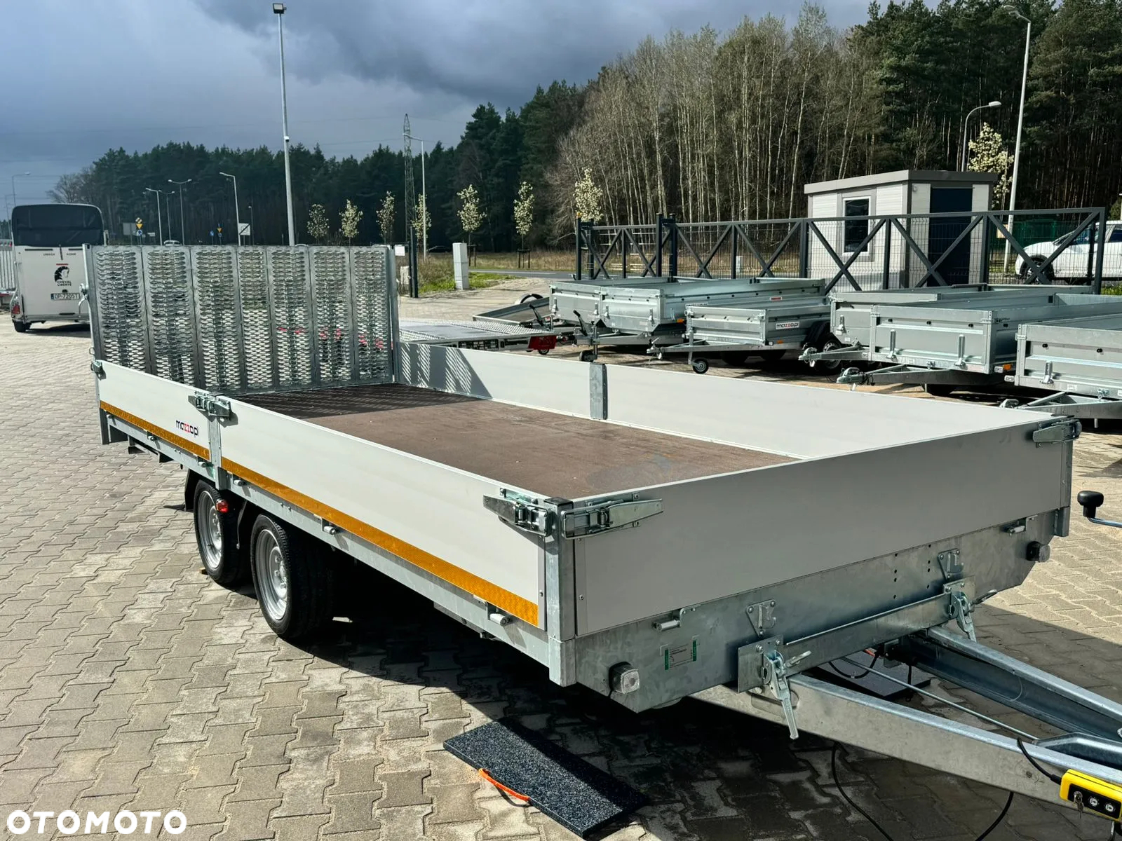 MAZZO DOSTAWA! Przyczepa PLATFORMA Eduard wym. 506x200x30cm UCHYLNA ELEKTRYCZNIE DMC 3500 kg NOWOŚĆ! - 3