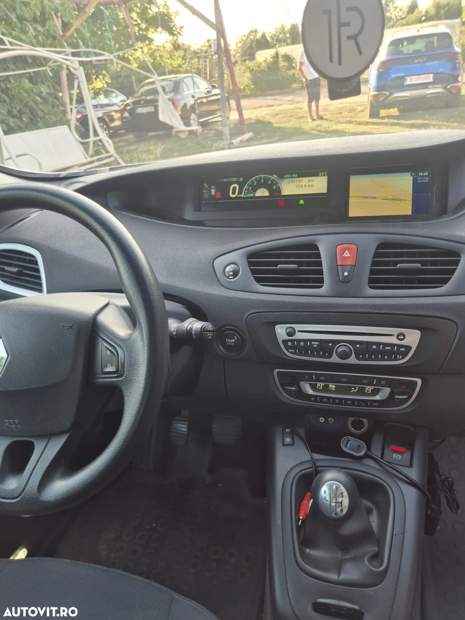 Renault Grand Scenic - 16