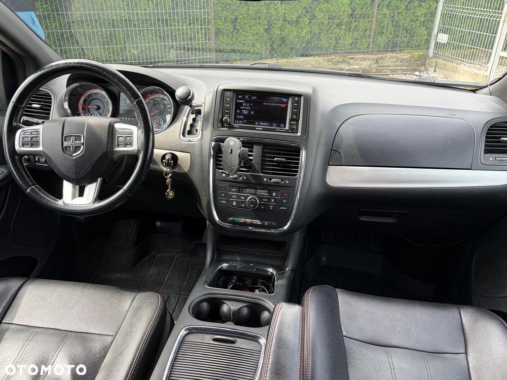 Dodge Grand Caravan - 9
