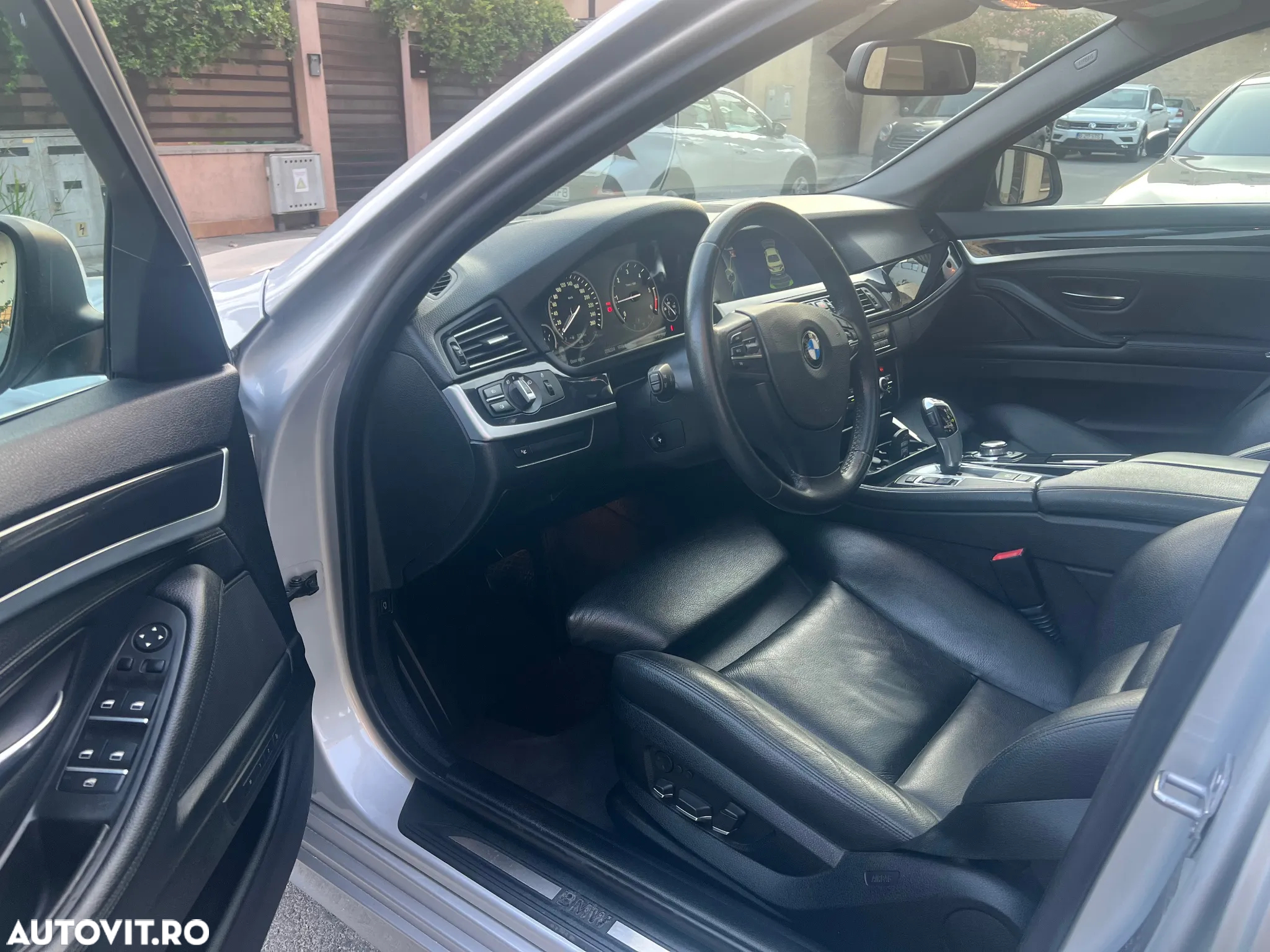 BMW Seria 5 520d - 38