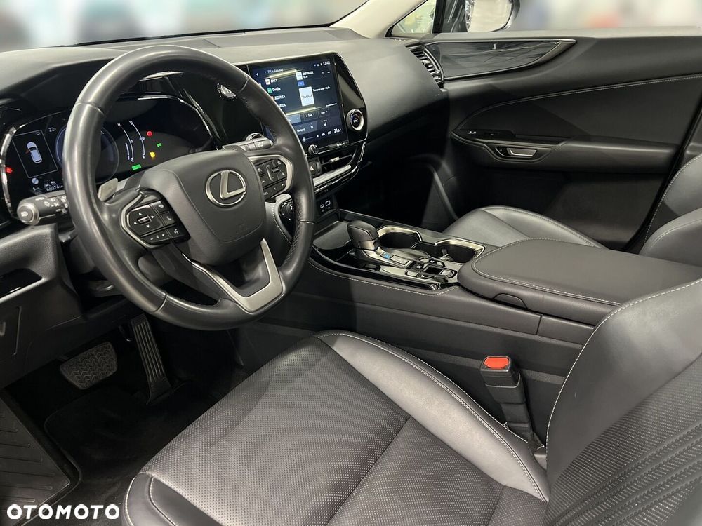 Lexus NX 350h Business AWD - 18