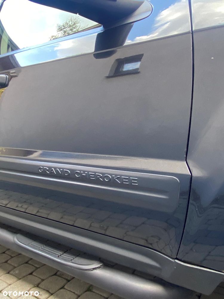 Jeep Grand Cherokee - 15