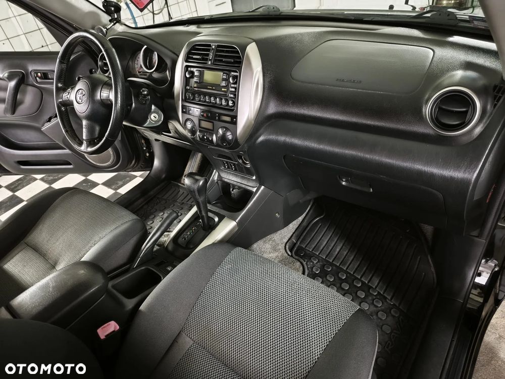 Toyota RAV4 2.0 VVT-i Sol - 9