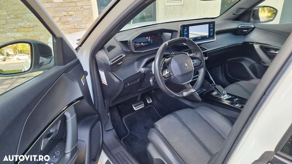 Peugeot 2008 PureTech 130 EAT8 GT Exclusive - 15