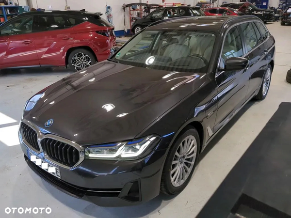 BMW Seria 5 530e xDrive Luxury Line sport
