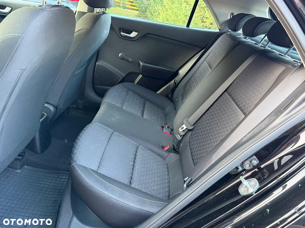 Kia Rio 1.4 M - 37