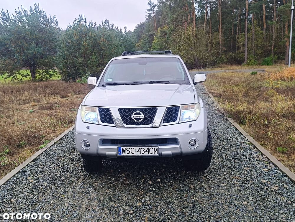 Nissan Pathfinder - 2