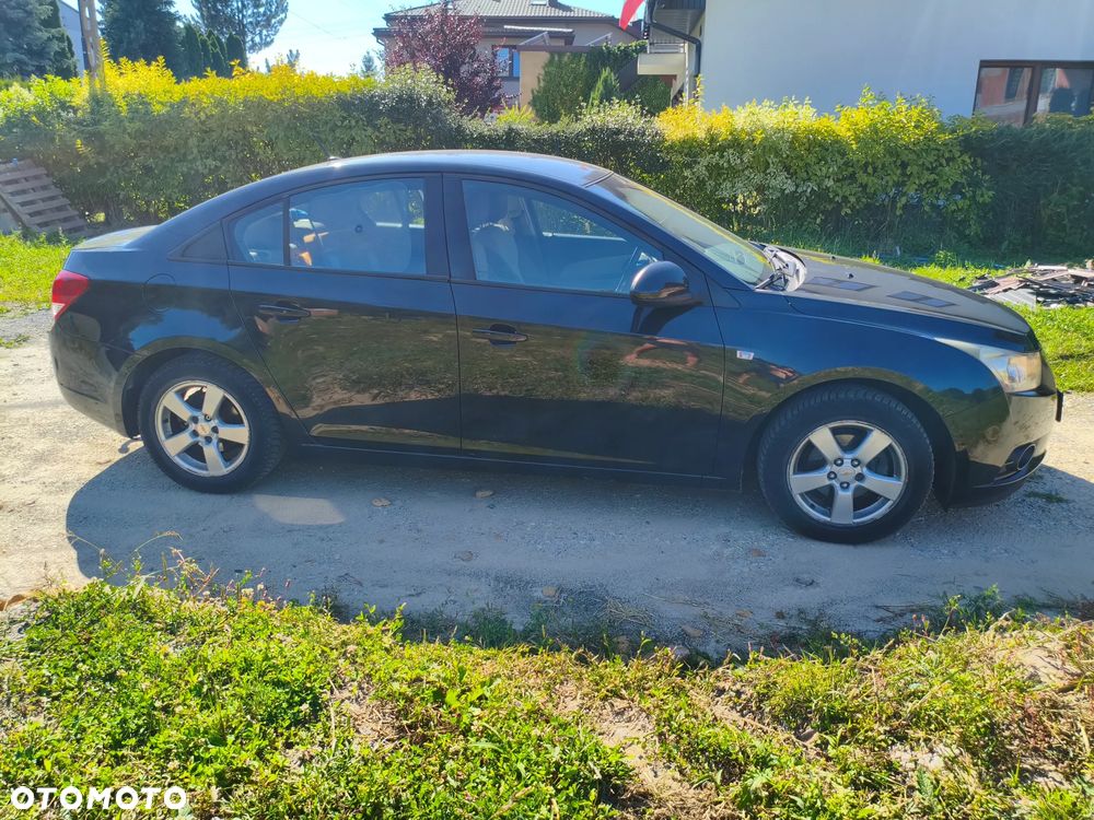 Chevrolet Cruze 1.6 - 4
