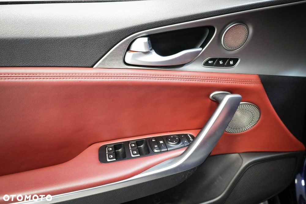 Kia Stinger - 24