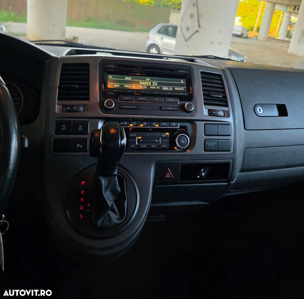 Volkswagen Caravelle - 23
