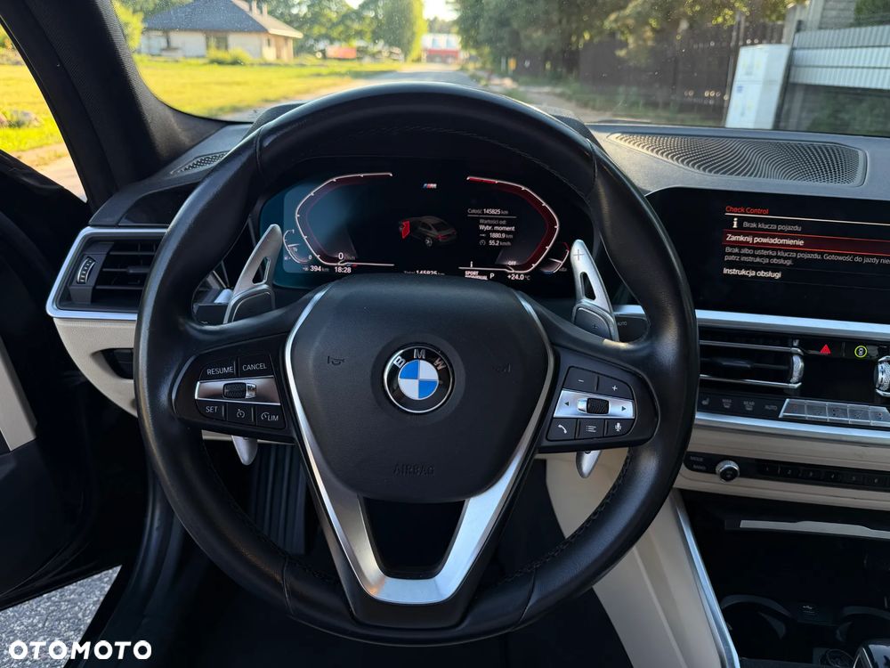 BMW Seria 3 330i M Sport - 22