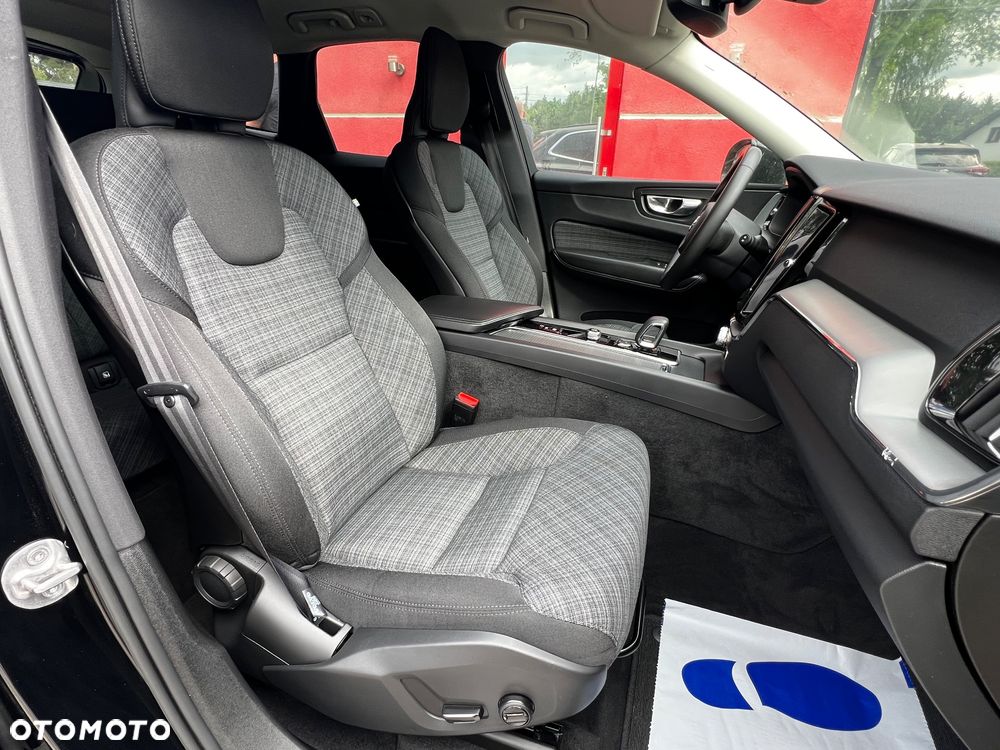 Volvo XC 60 B4 D Core - 26