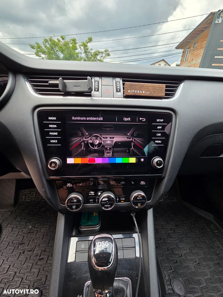 Skoda Octavia 2.0 TDI DSG Style - 10
