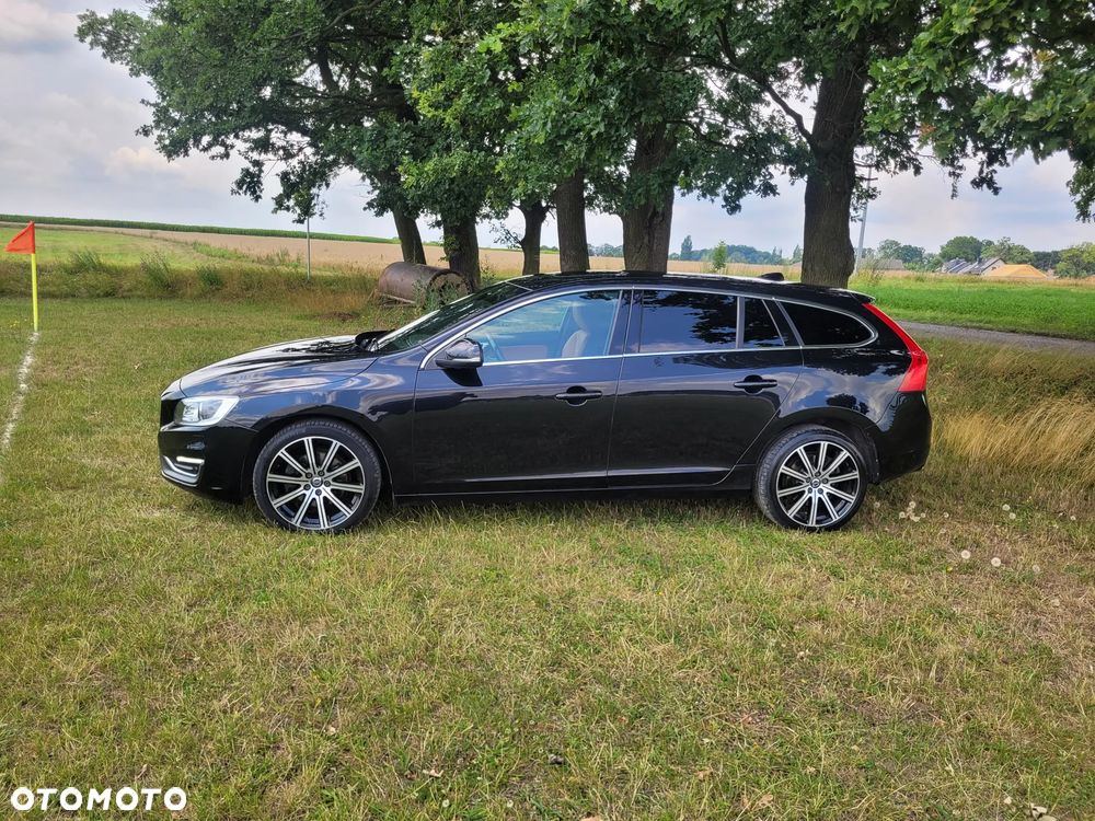 Volvo V60 D4 Geartronic Summum - 23