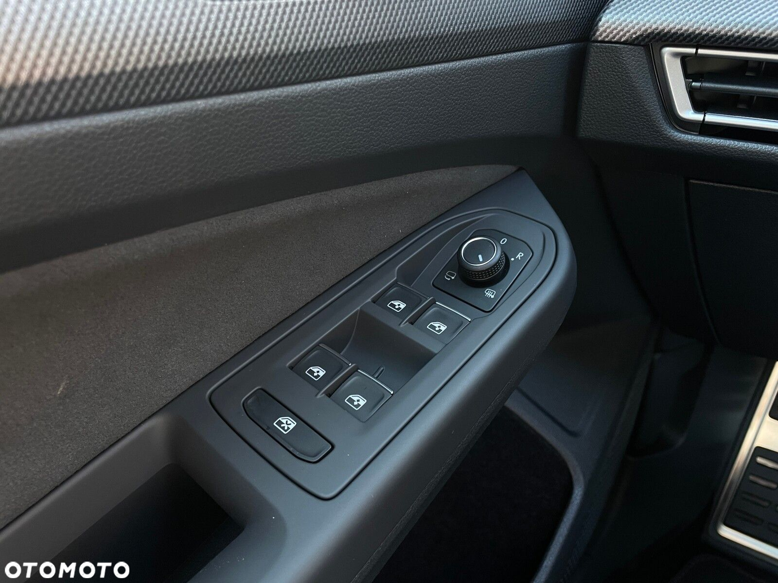 Volkswagen Golf - 23