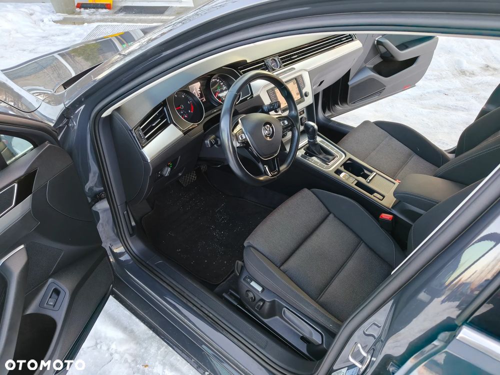 Volkswagen Passat 2.0 TDI SCR DSG Comfortline - 11