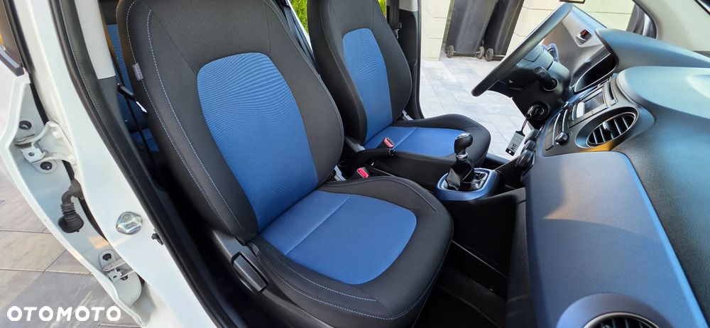 Hyundai i10 1.1 FIFA WM Edition - 11