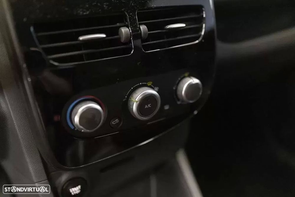 Renault Clio - 15