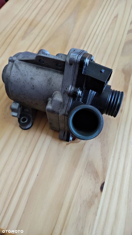 POMPA WODY BMW 3 E90 E91 7568594 - 1