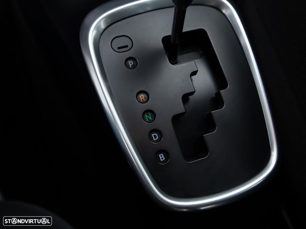 Toyota Yaris 1.5 HSD Active - 18