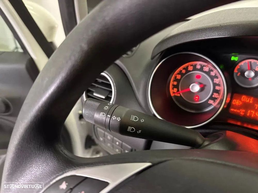 Fiat Punto 1.2 Lounge S&S - 28