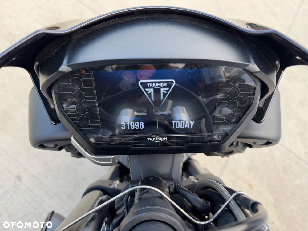 Triumph Street Triple - 39