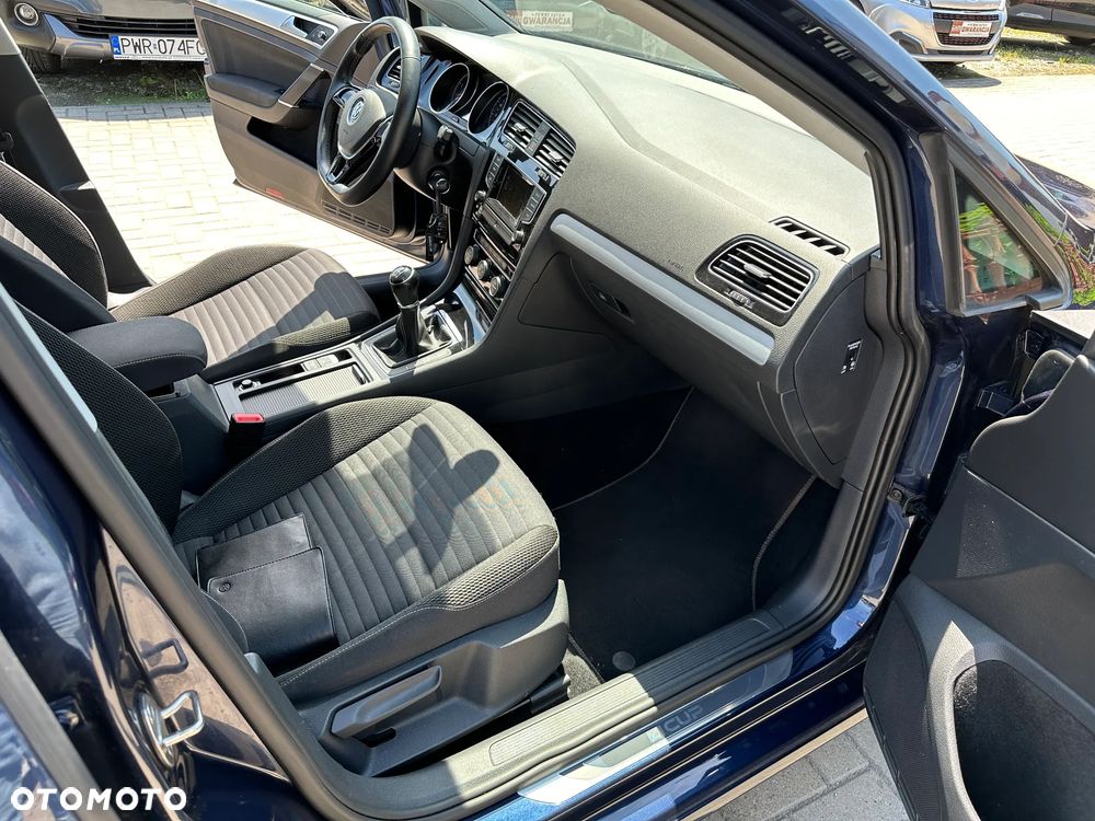 Volkswagen Golf - 20