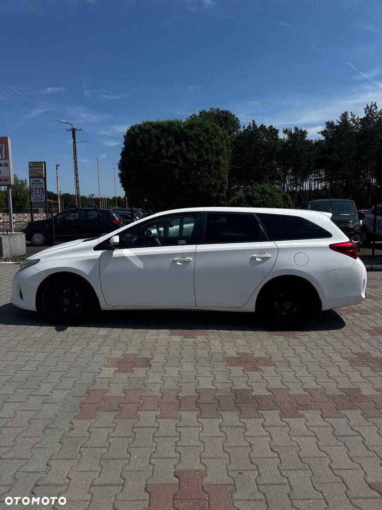 Toyota Auris 1.4 D-4D Active - 10